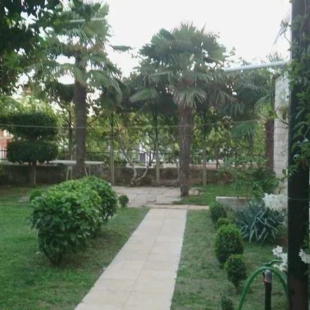 Apartment Near - Butiga *